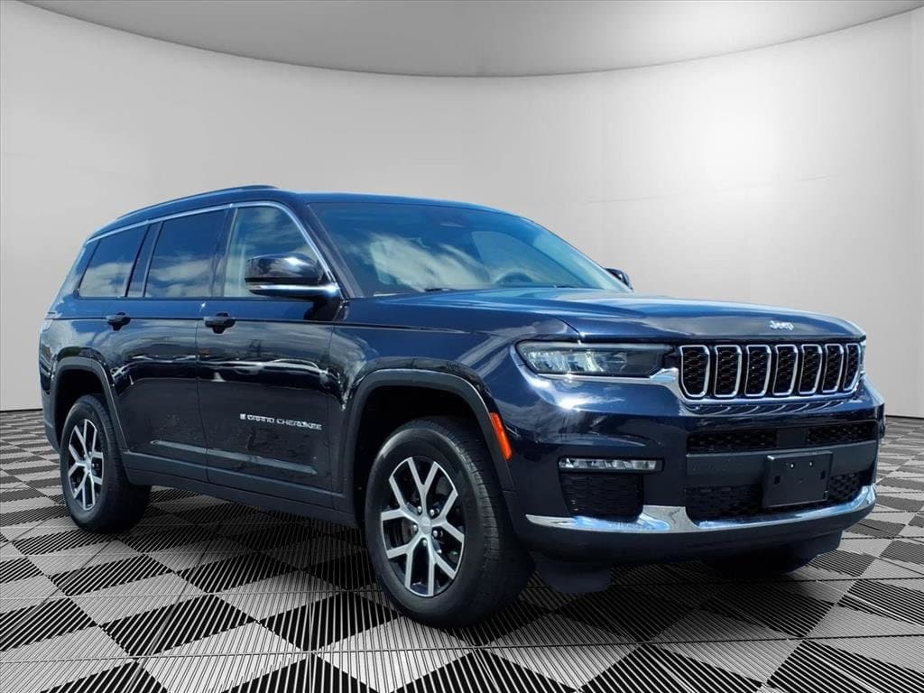 2023 Jeep Grand Cherokee Limited — photo 1 of 31