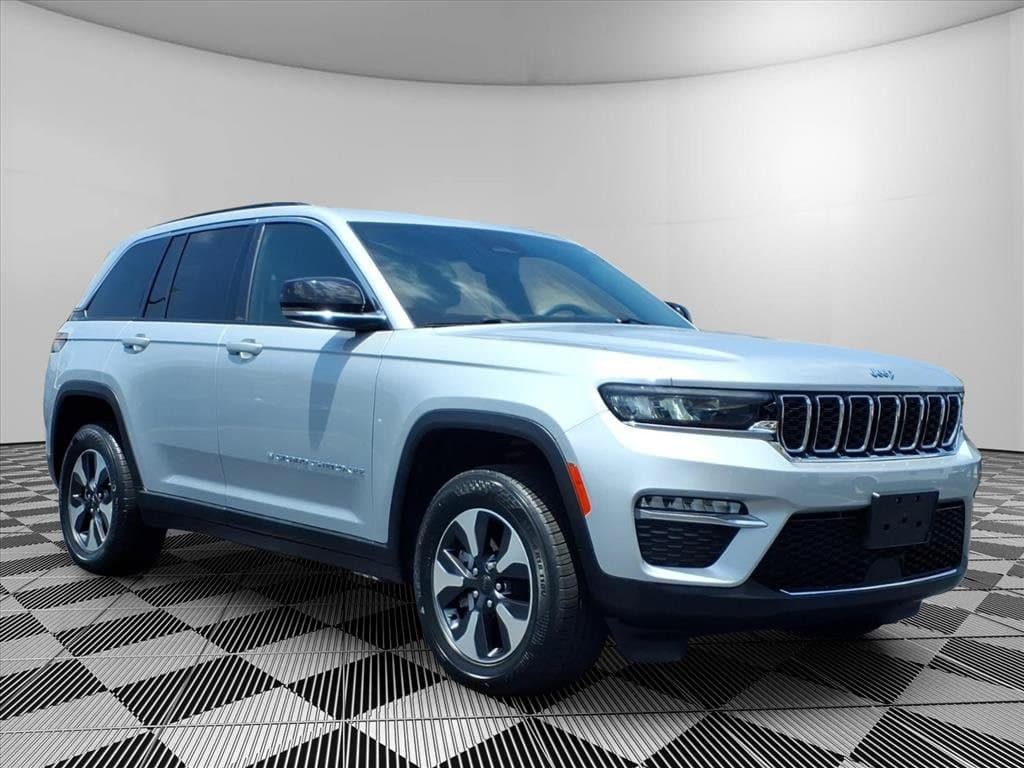 2024 Jeep Grand Cherokee 4xe Base — photo 1 of 30