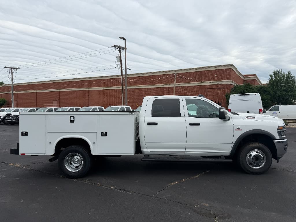 2026 RAM 3500 Chassis Cab Tradesman — photo 1 of 32