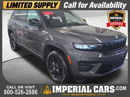2024 Jeep Grand Cherokee Laredo — photo 1 of 12