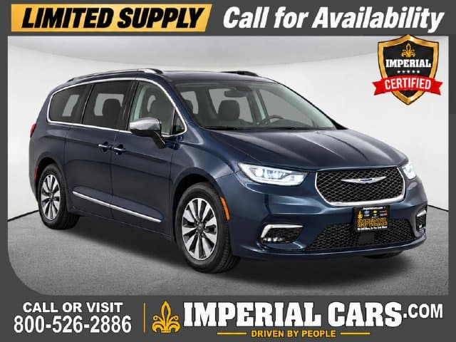 2023 Chrysler Pacifica Hybrid Limited — photo 1 of 13