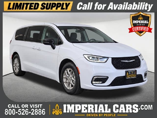 2026 Chrysler Pacifica Select — photo 1 of 13