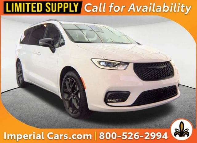 2025 Chrysler Pacifica Limited — photo 1 of 9