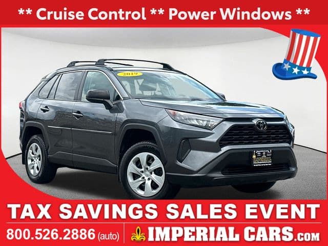 2019 Toyota RAV4 LE — photo 1 of 36