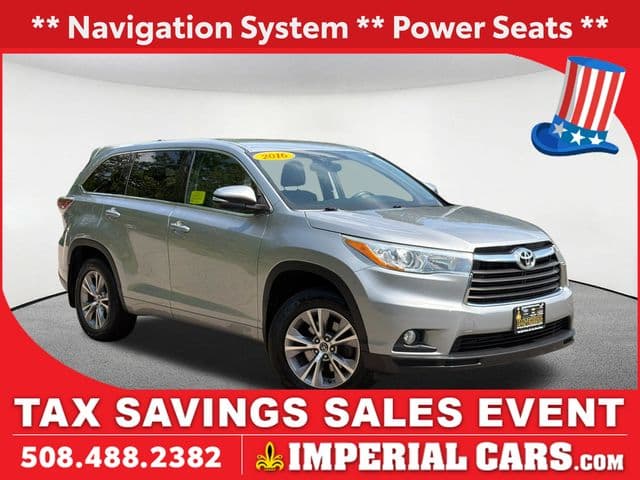 2016 Toyota Highlander LE Plus V6 — photo 1 of 36