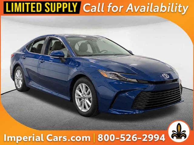 2026 Toyota Camry LE — photo 1 of 13