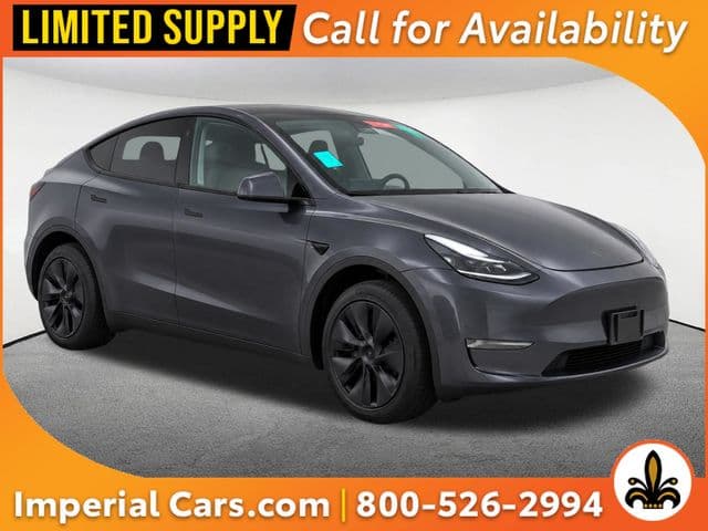 2024 Tesla Model Y Long Range — photo 1 of 13