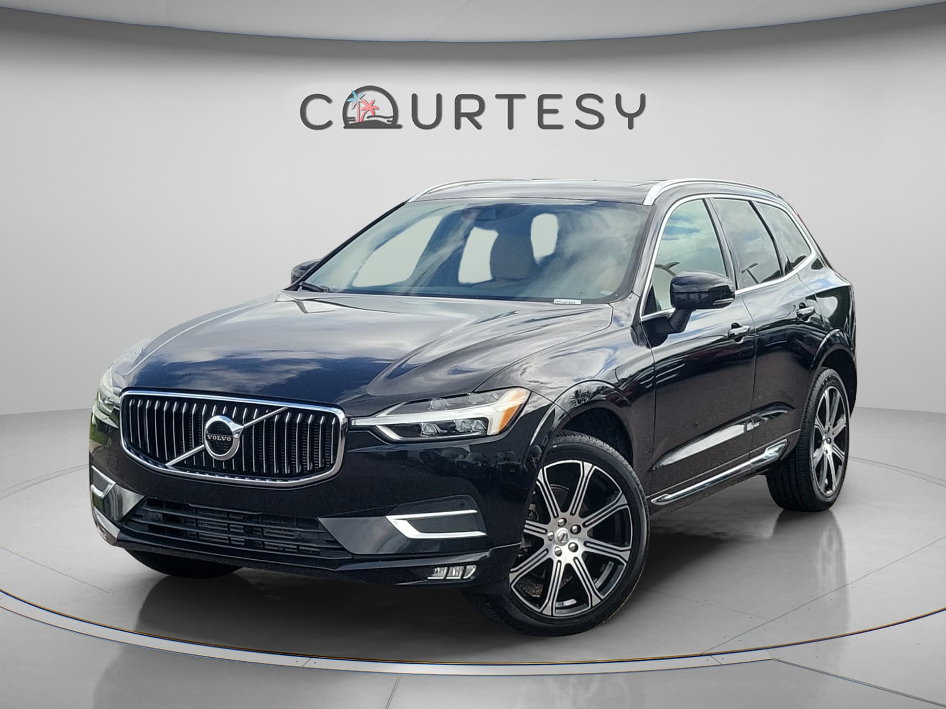 2020 Volvo XC60 Inscription — photo 1 of 31