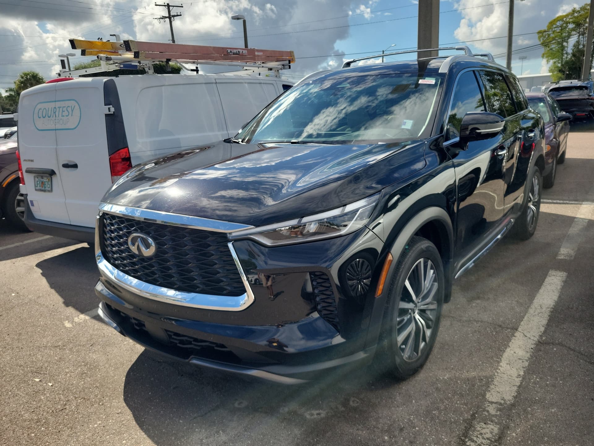 2024 INFINITI QX60 SENSORY — photo 1 of 5
