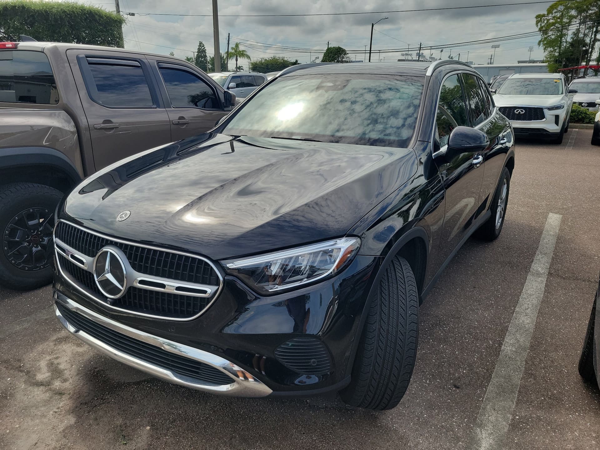 2023 Mercedes-Benz GLC GLC 300 — photo 1 of 5