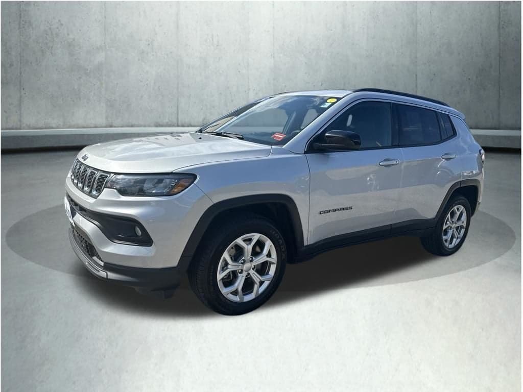 2024 Jeep Compass Latitude — photo 1 of 35