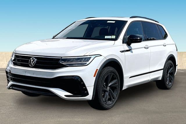 2024 Volkswagen Tiguan SE R-Line Black — photo 1 of 31