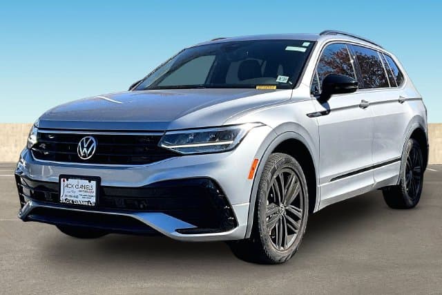2022 Volkswagen Tiguan Base — photo 1 of 30