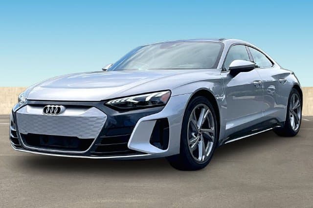 2023 Audi e-tron GT Premium Plus — photo 1 of 28