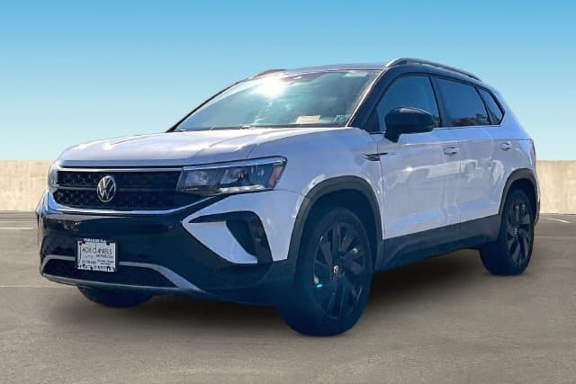 2023 Volkswagen Taos Base — photo 1 of 30