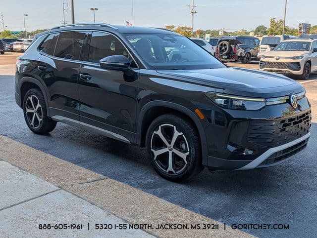 2025 Volkswagen Tiguan SE — photo 1 of 28