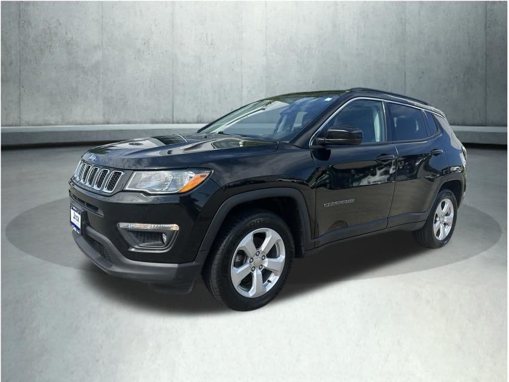 2021 Jeep Compass Latitude — photo 1 of 36