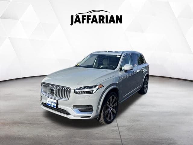 2025 Volvo XC90 Plug-In Hybrid Ultra — photo 1 of 6