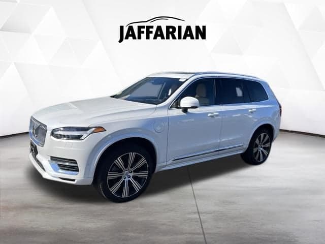 2025 Volvo XC90 Plug-In Hybrid Ultra — photo 1 of 13