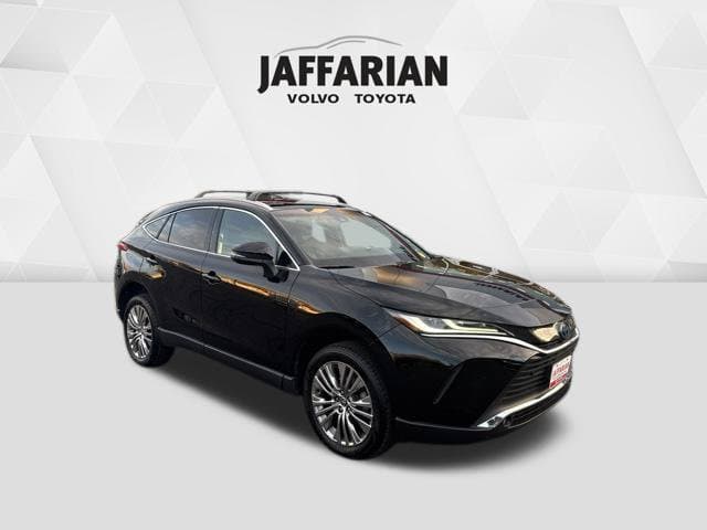 2023 Toyota Venza XLE — photo 1 of 10