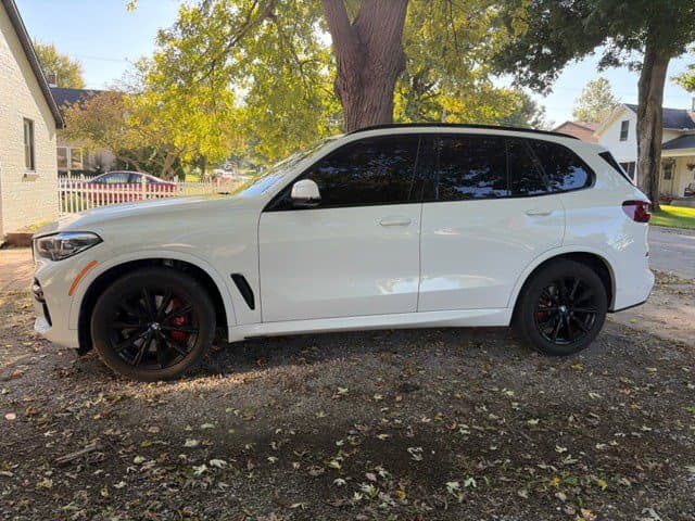 2022 BMW X5 xDrive40i — photo 1 of 3