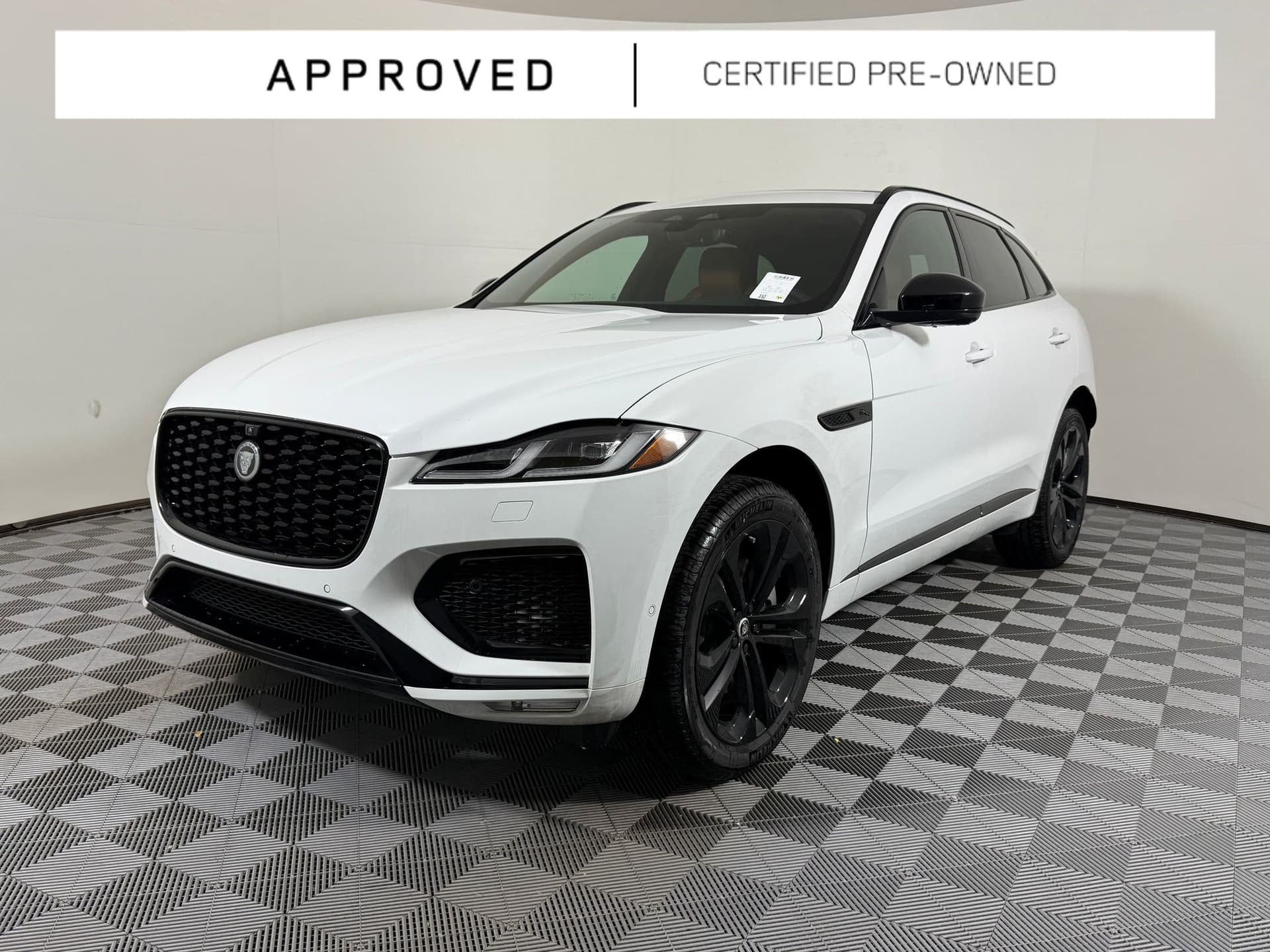 2026 Jaguar F-PACE R-Dynamic S — photo 1 of 26