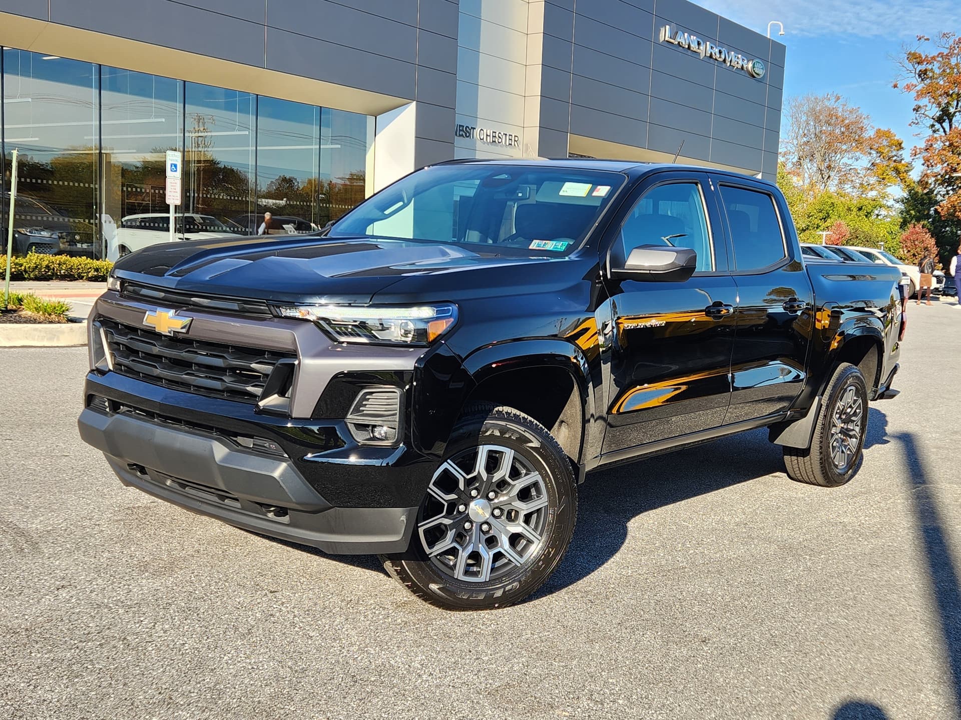 2023 Chevrolet Colorado 4WD LT — photo 1 of 24