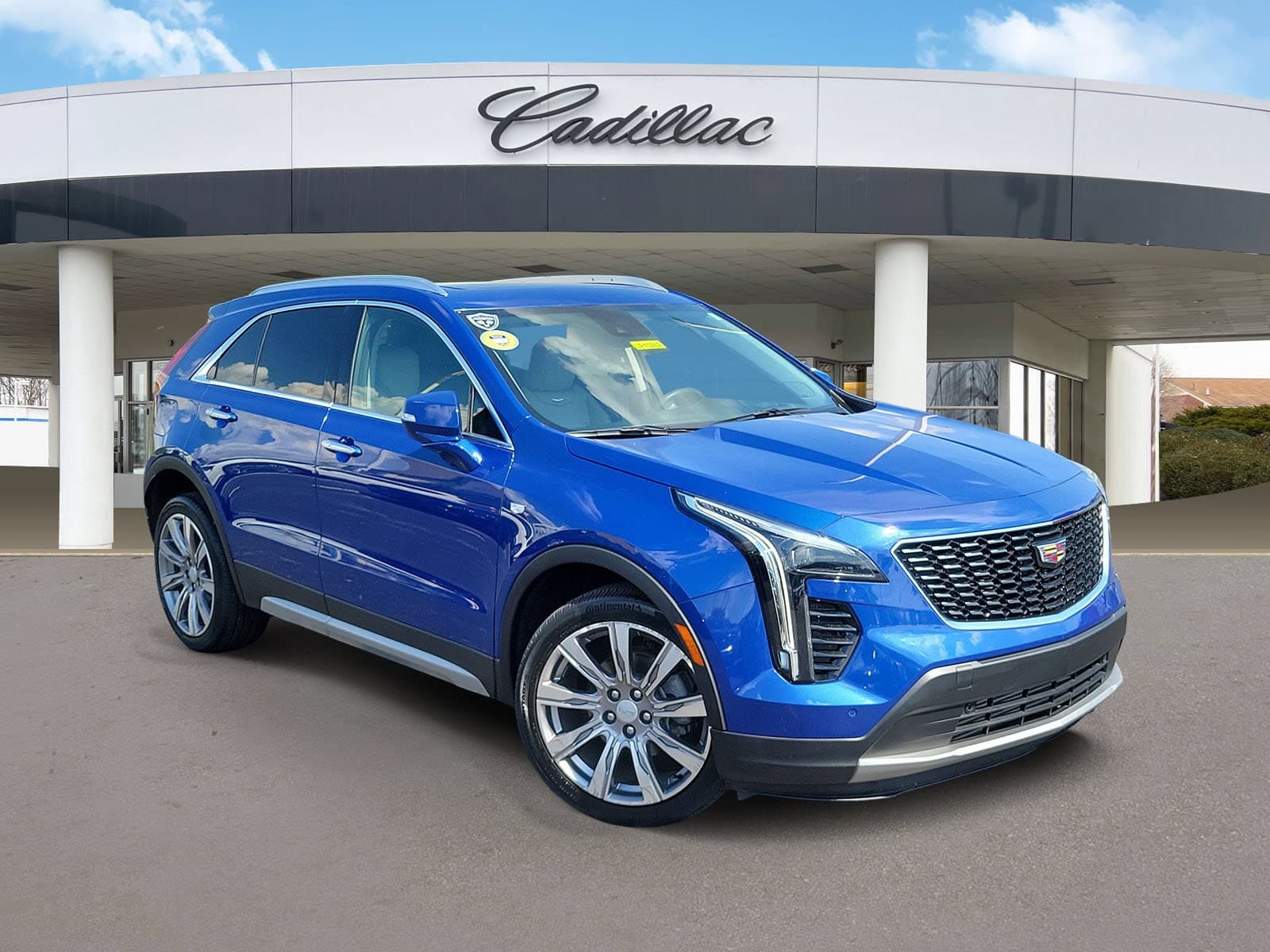 2023 Cadillac XT4 FWD Premium Luxury — photo 1 of 32