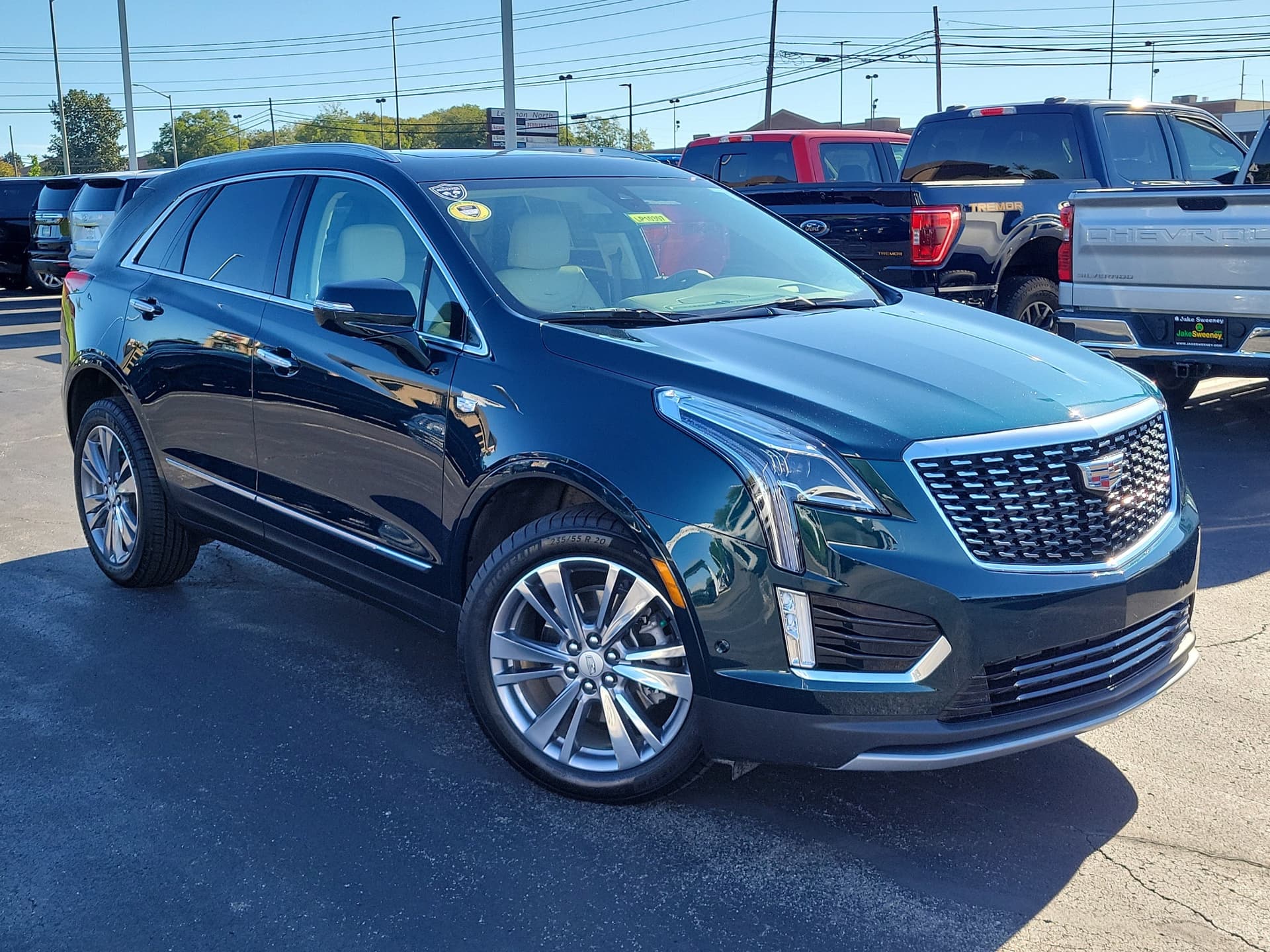 2024 Cadillac XT5 Base — photo 1 of 31