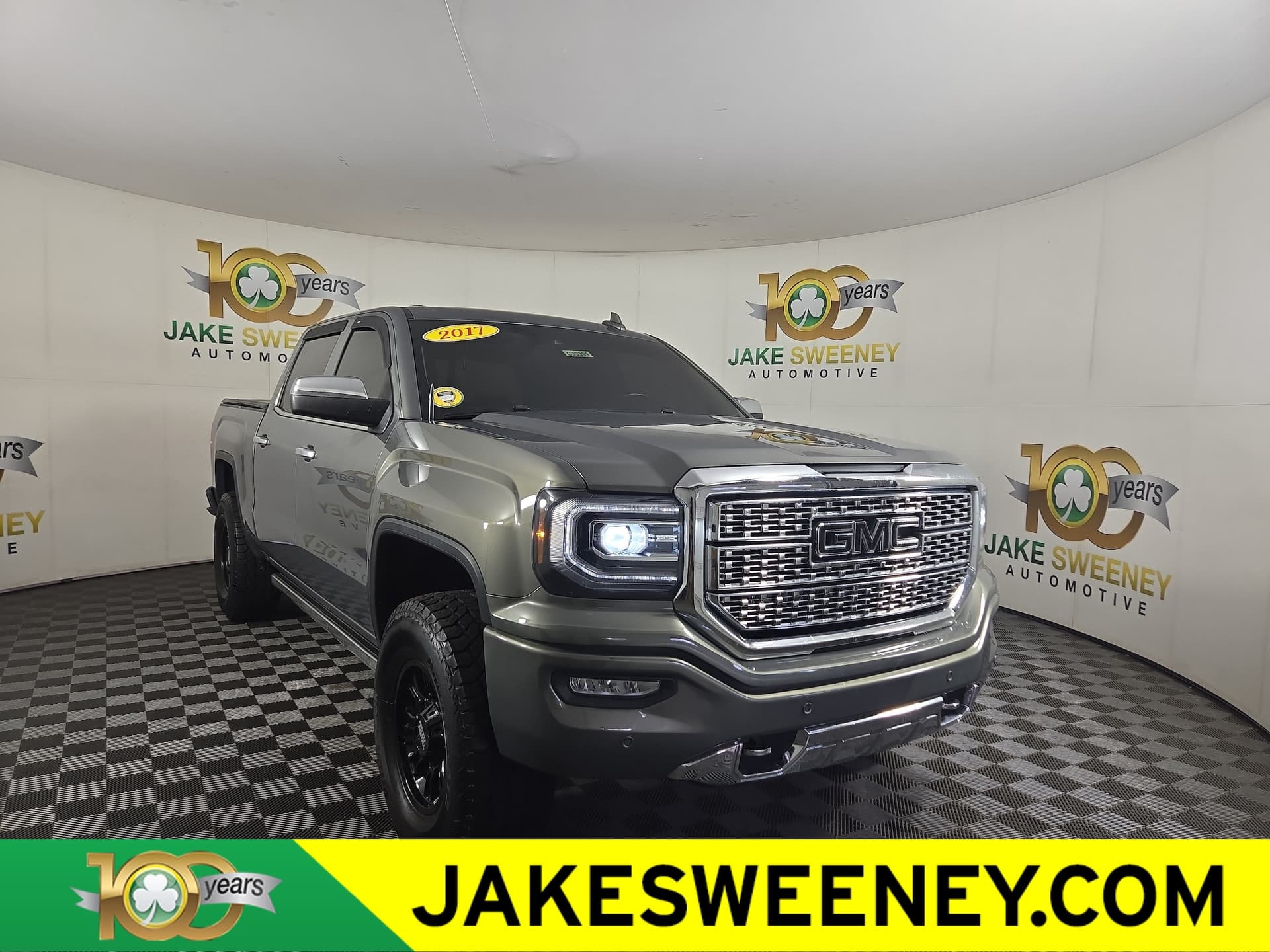 2017 GMC Sierra 1500 Denali — photo 1 of 36