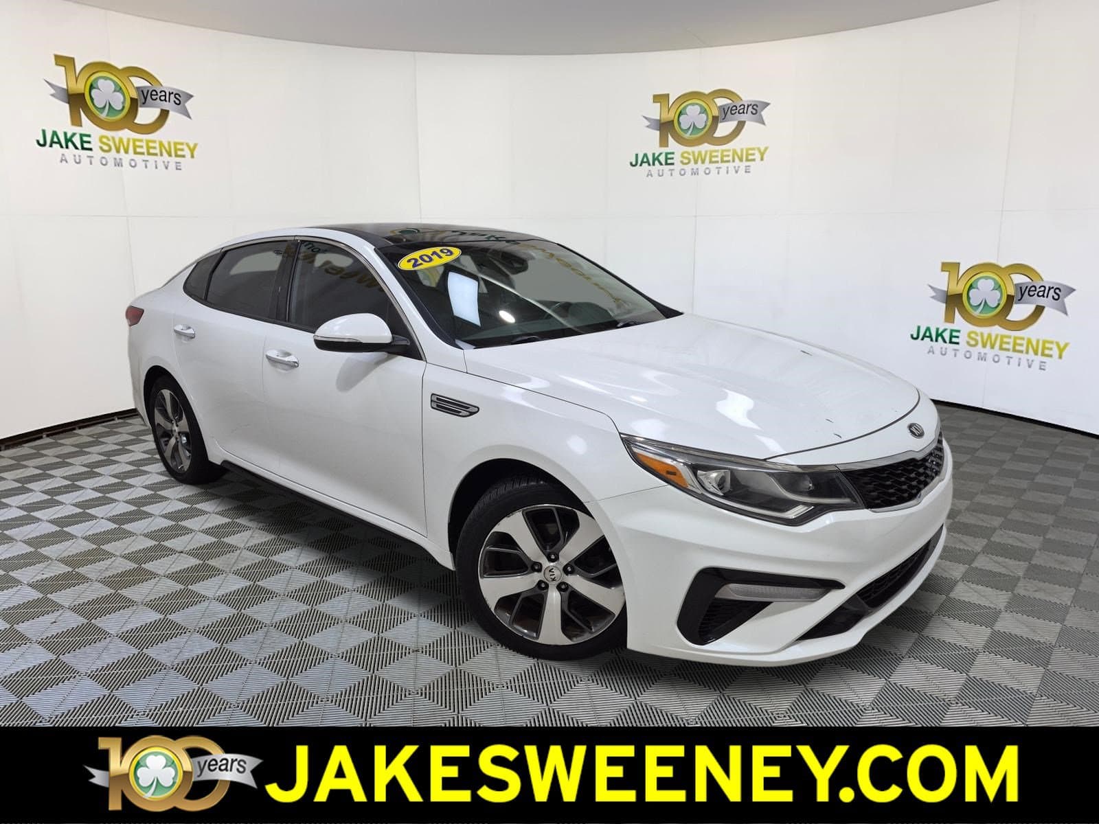 2019 Kia Optima S — photo 1 of 30