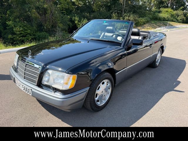 1995 Mercedes-Benz E Class Base — photo 1 of 107