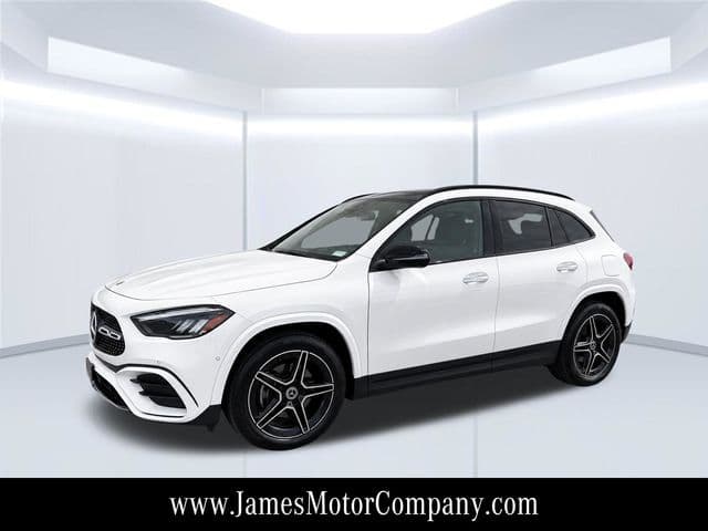2026 Mercedes-Benz GLA Base — photo 1 of 29