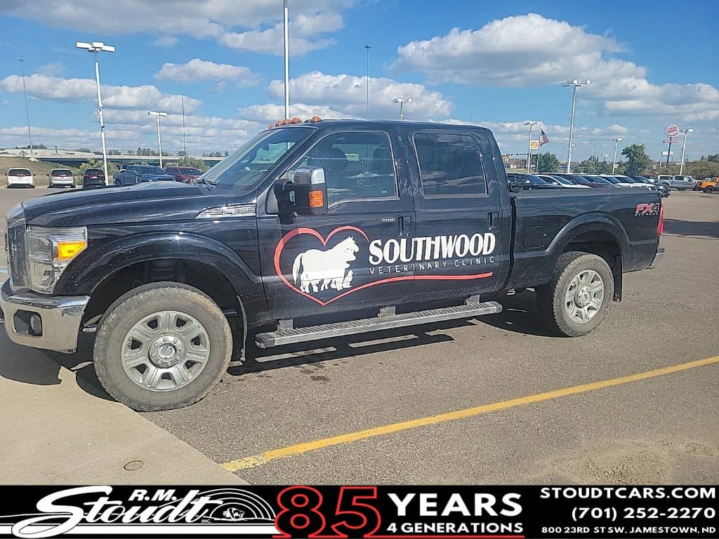 2016 Ford Super Duty F-350 SRW Lariat — photo 1 of 2