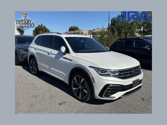 2022 Volkswagen Tiguan SEL R-Line — photo 1 of 6