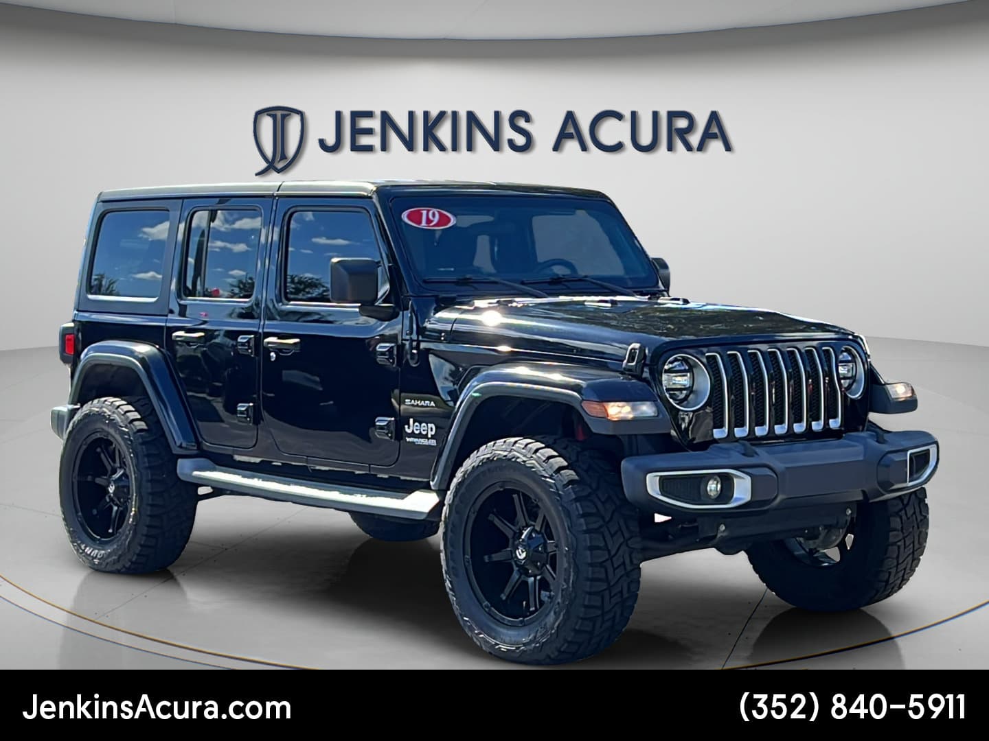 2019 Jeep Wrangler Unlimited Sahara — photo 1 of 25