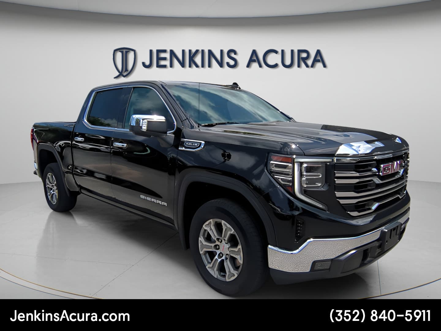 2025 GMC Sierra 1500 SLT — photo 1 of 29