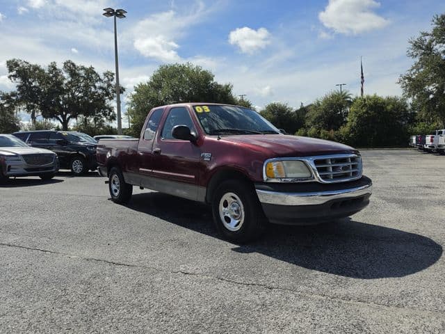 2003 Ford F-150 Lariat — photo 1 of 38