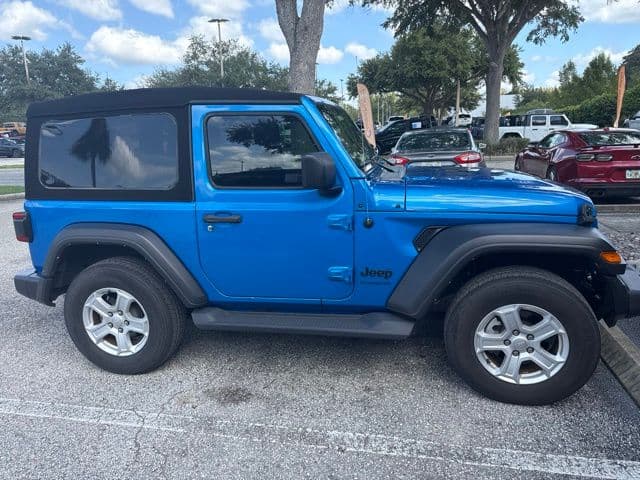 2022 Jeep Wrangler Sport — photo 1 of 6