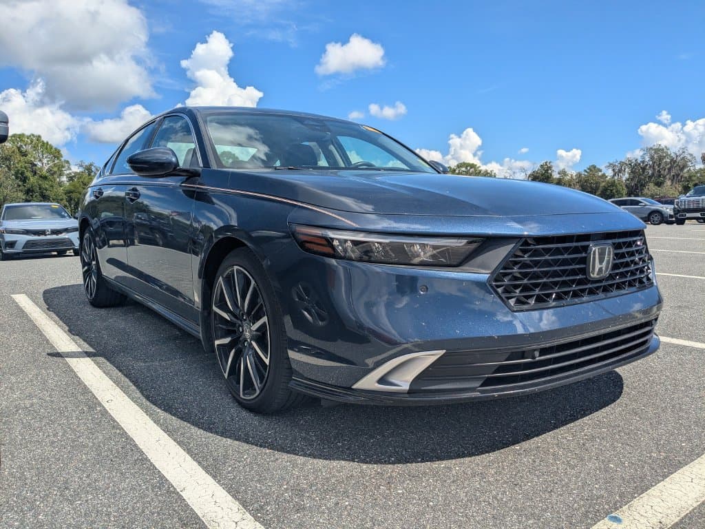 2024 Honda Accord Hybrid Touring — photo 1 of 3