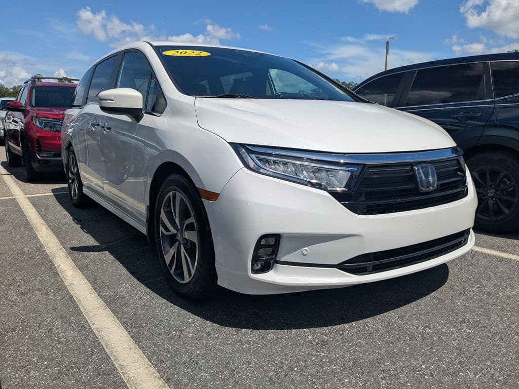 2022 Honda Odyssey Touring — photo 1 of 3