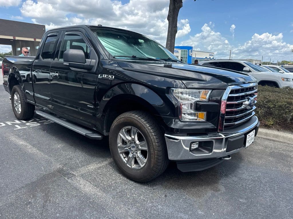 2015 Ford F-150 XLT — photo 1 of 2