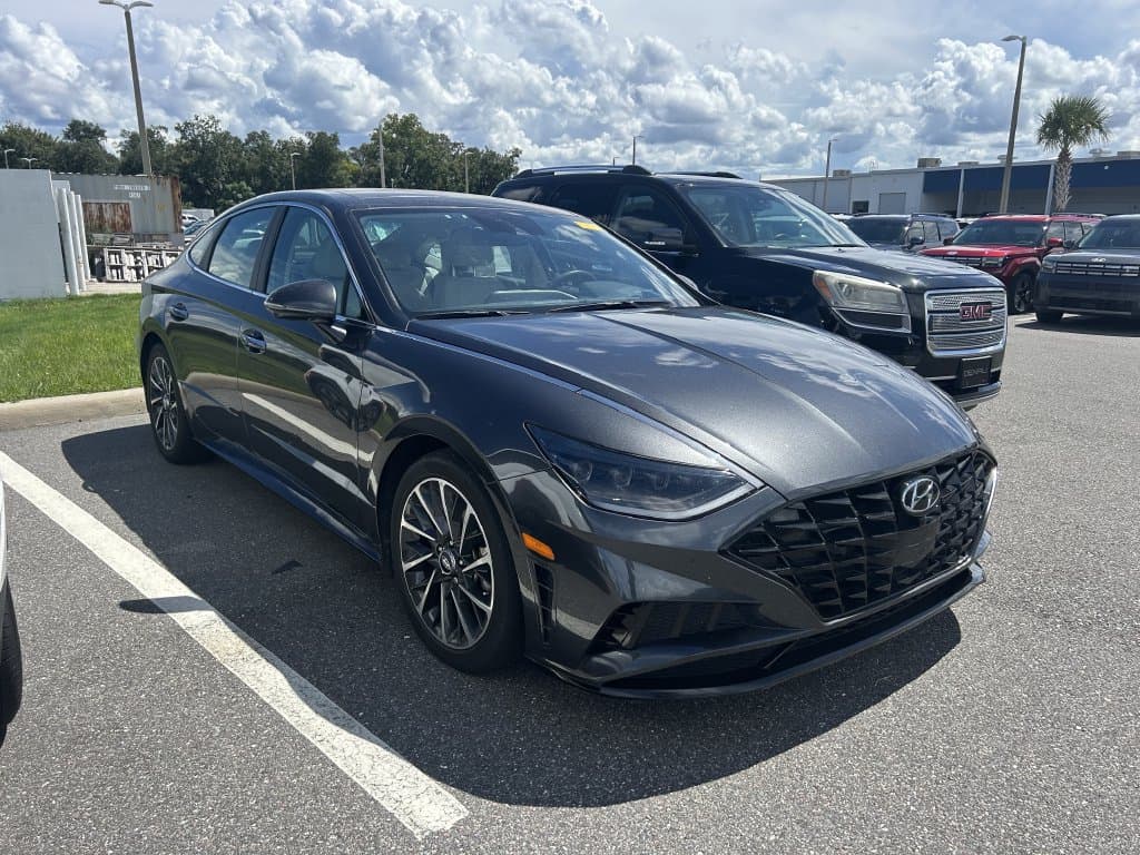 2021 Hyundai Sonata Limited — photo 1 of 12