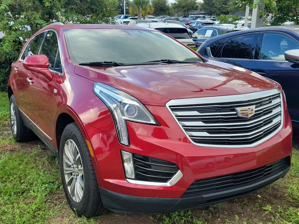2019 Cadillac XT5 Base — photo 1 of 10