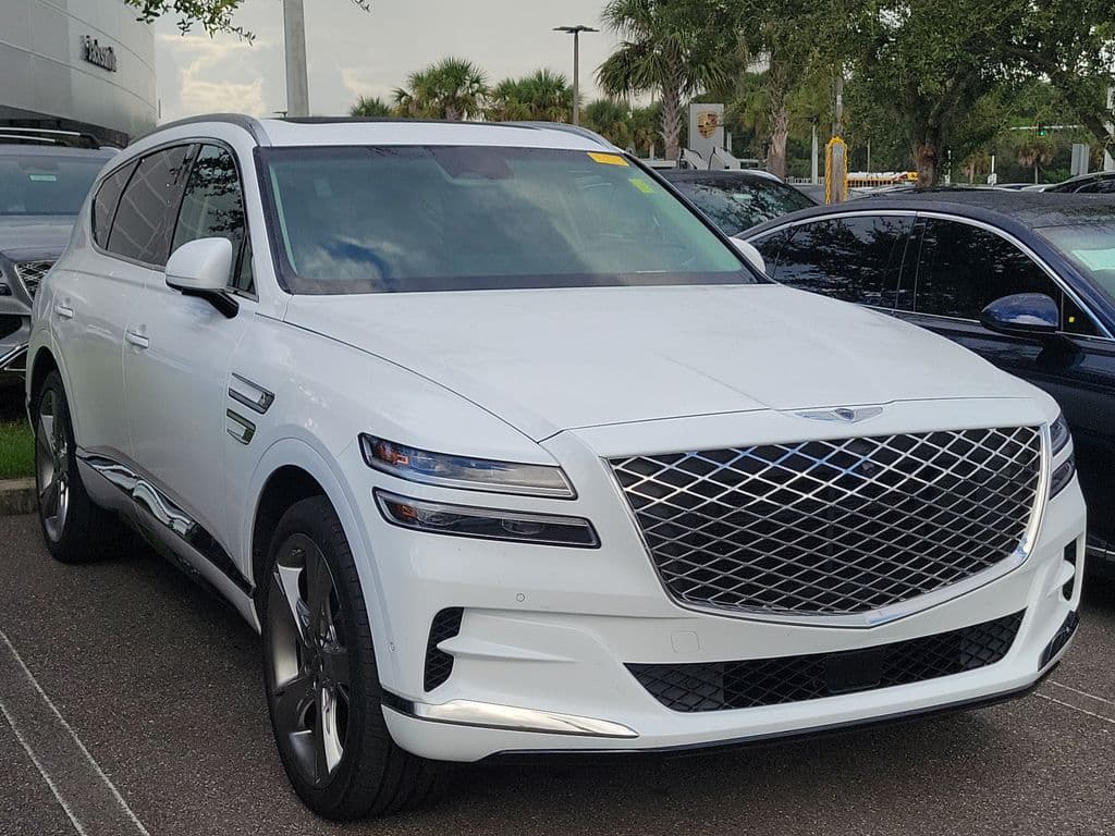 2024 Genesis GV80 Base — photo 1 of 10