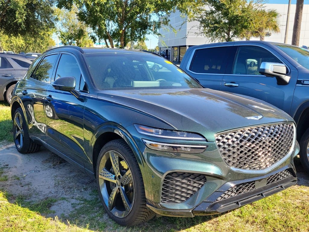 2022 Genesis GV70 Base — photo 1 of 11
