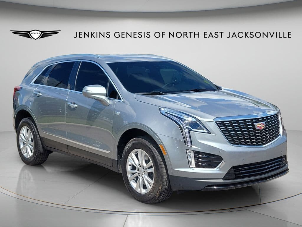 2025 Cadillac XT5 Base — photo 1 of 38