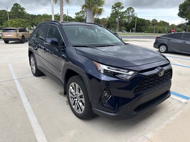 2022 Toyota RAV4 XLE Premium — photo 1 of 22