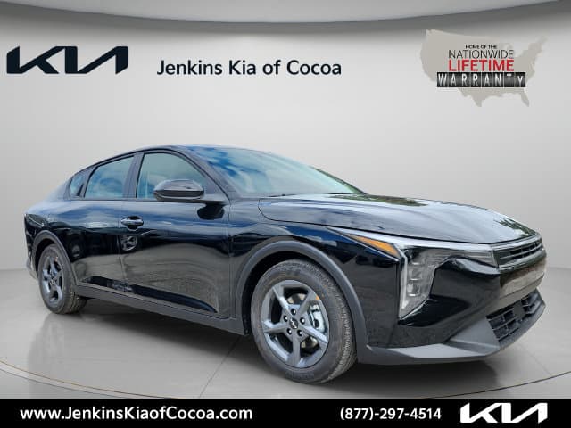 2027 Kia K4 LXS — photo 1 of 33