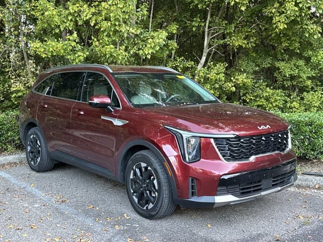 2024 Kia Sorento S — photo 1 of 11